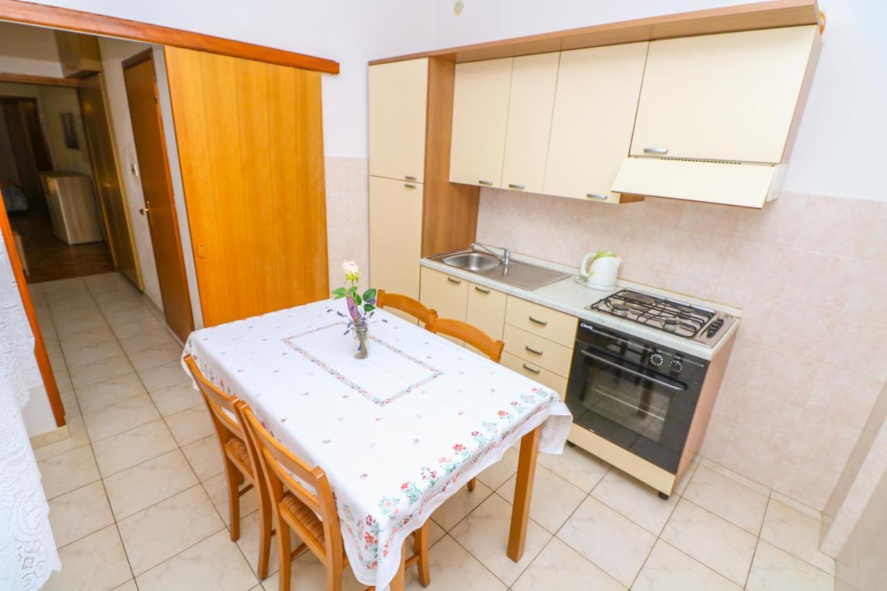 Apartment Marulic In Old Town Baska  Ngoại thất bức ảnh