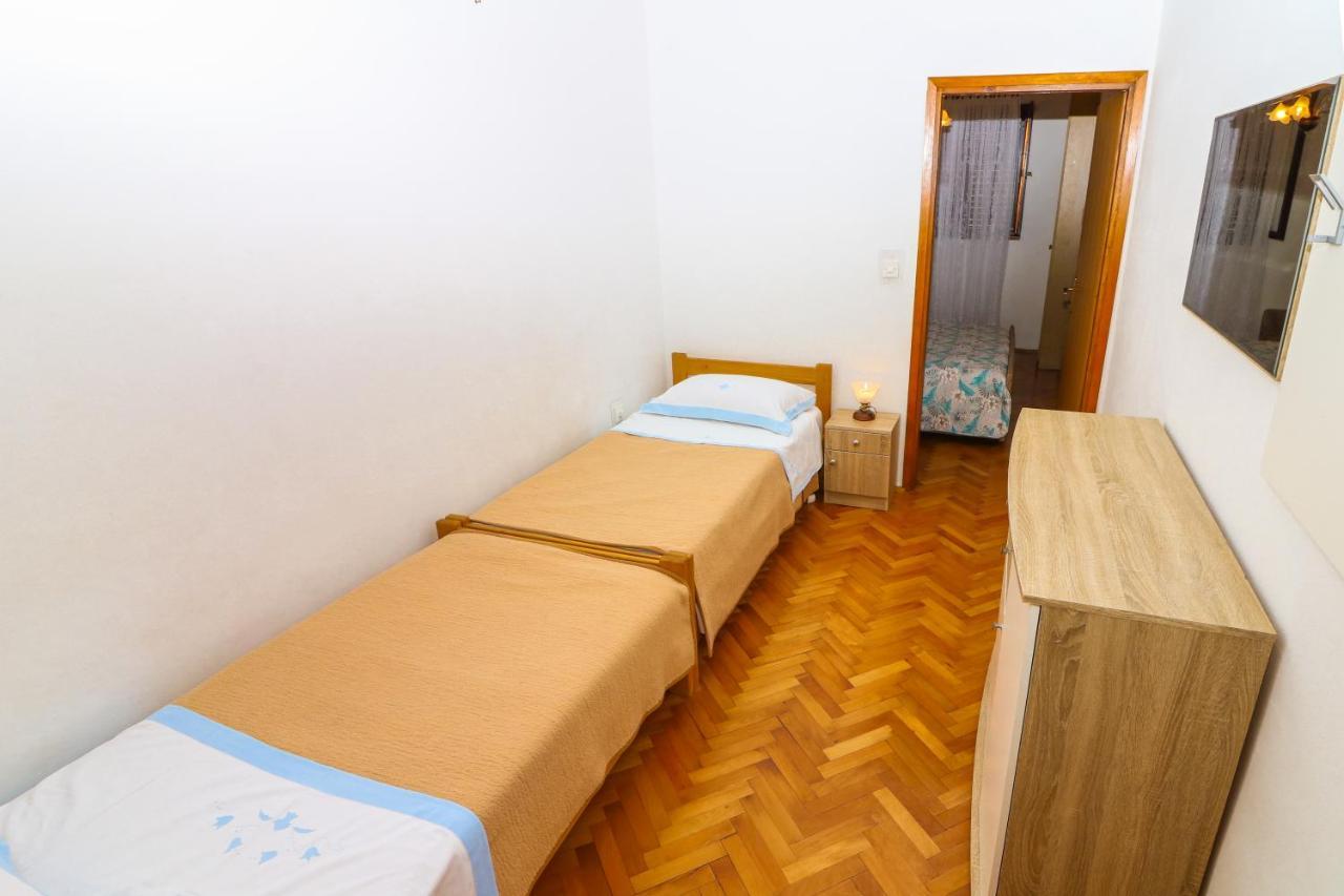 Apartment Marulic In Old Town Baska  Ngoại thất bức ảnh
