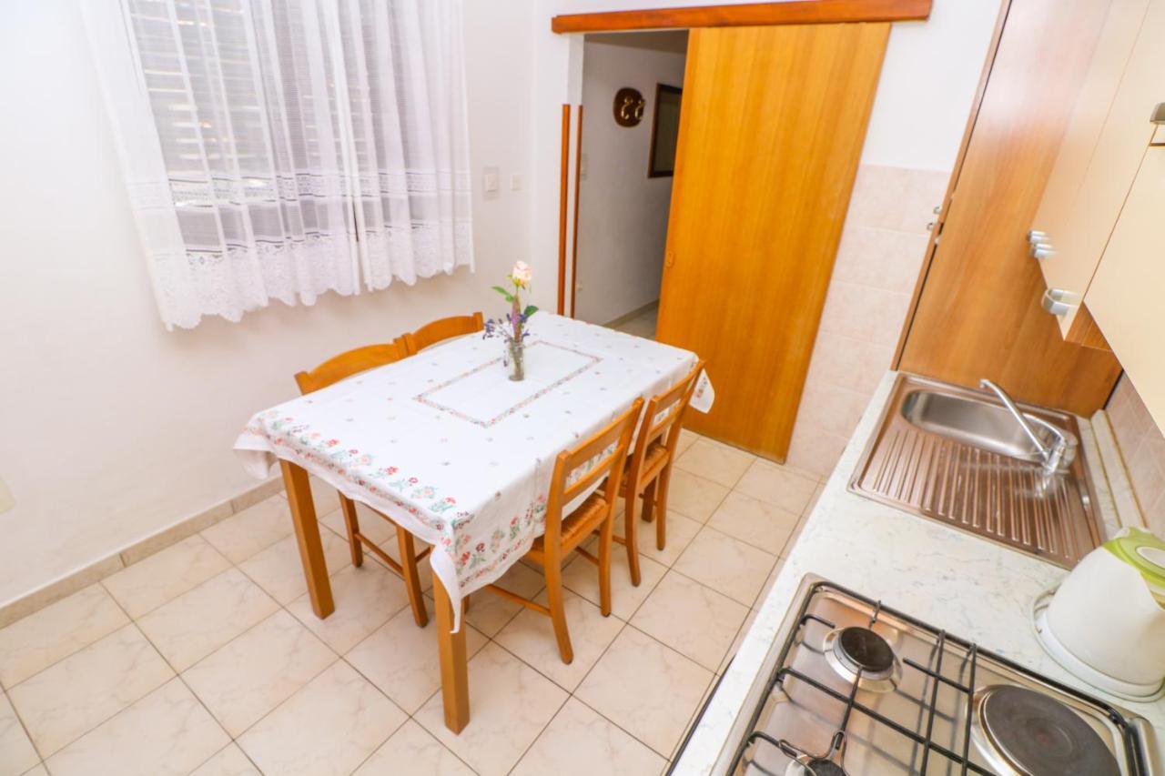 Apartment Marulic In Old Town Baska  Ngoại thất bức ảnh