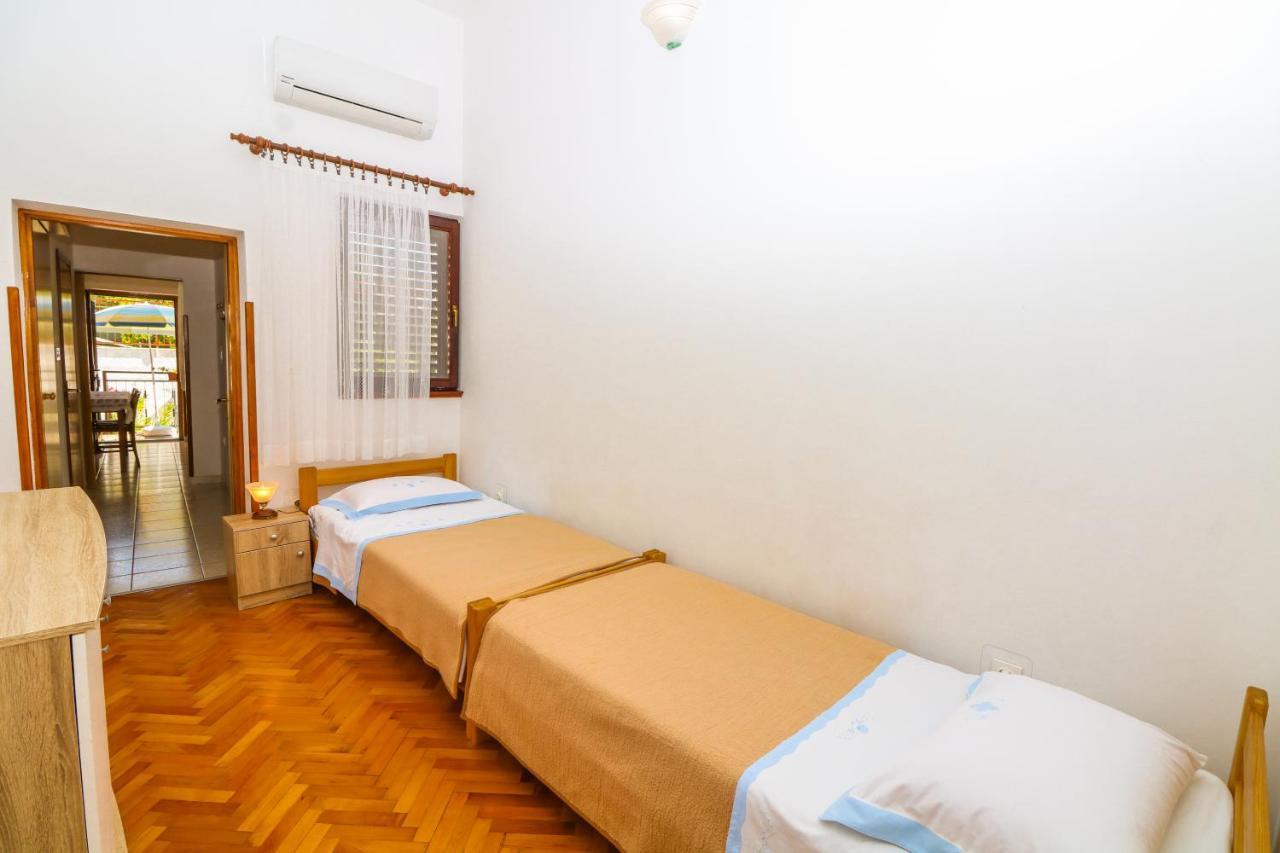 Apartment Marulic In Old Town Baska  Ngoại thất bức ảnh