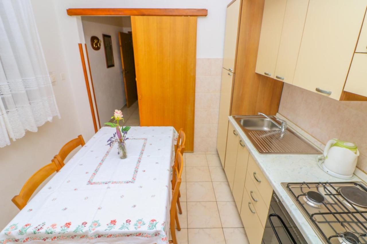 Apartment Marulic In Old Town Baska  Ngoại thất bức ảnh